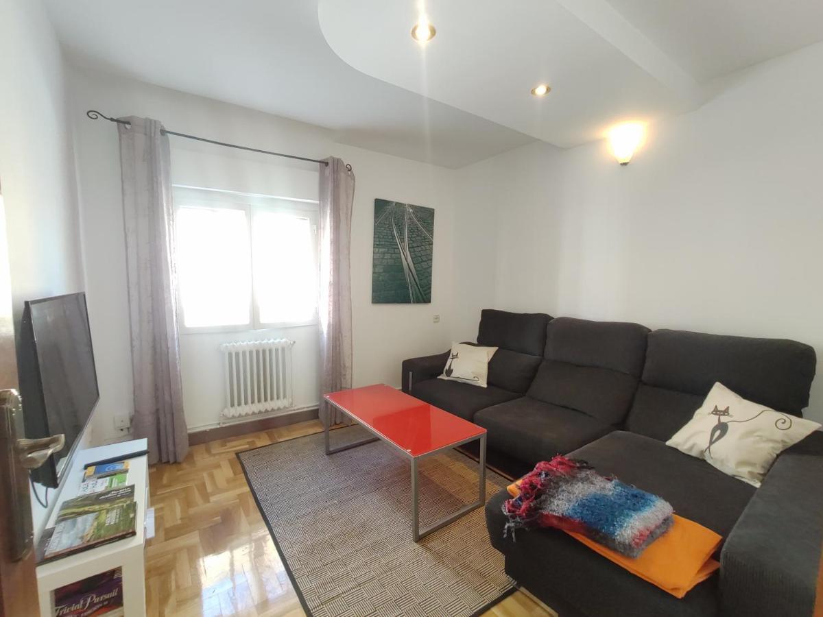 Apartamento Pamplona A 10 Minutos Del Centro Bagian luar foto